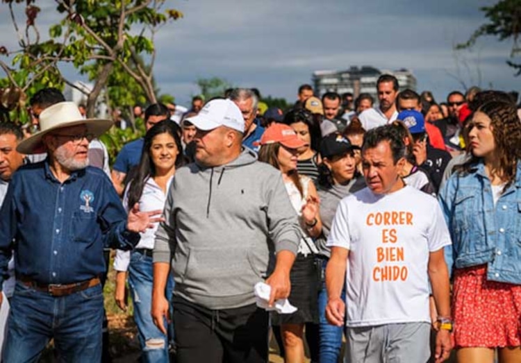 Enrique Alfaro destacó el esfuerzo que durante años emprendió el Colectivo Ciudadano Pro Bosque Pedagógico del Agua