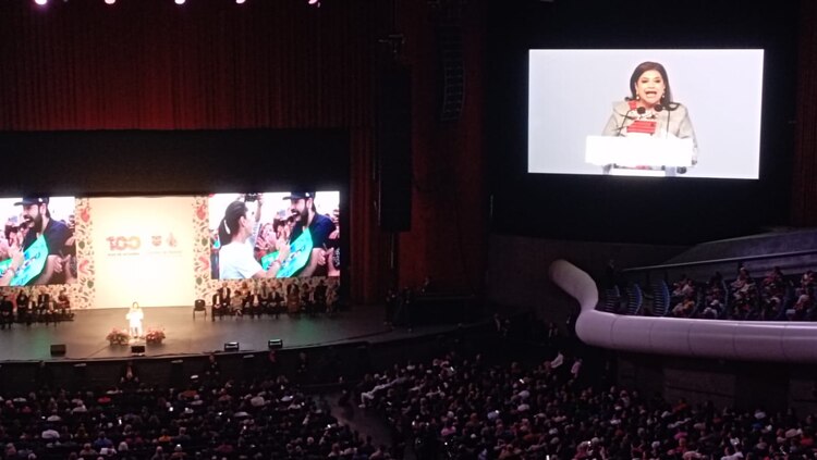 Clara Brugada, durante el mensaje que presentó en el Auditorio Nacional por sus 100 primeros días de Gobierno.