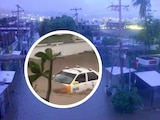 Corriente de agua arrastró un taxi en Acapulco.