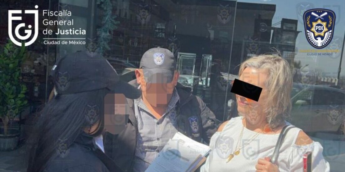 Una policía de Investigación de la Fiscalía local, durante la detención de Sofía Soraya, en 2023.