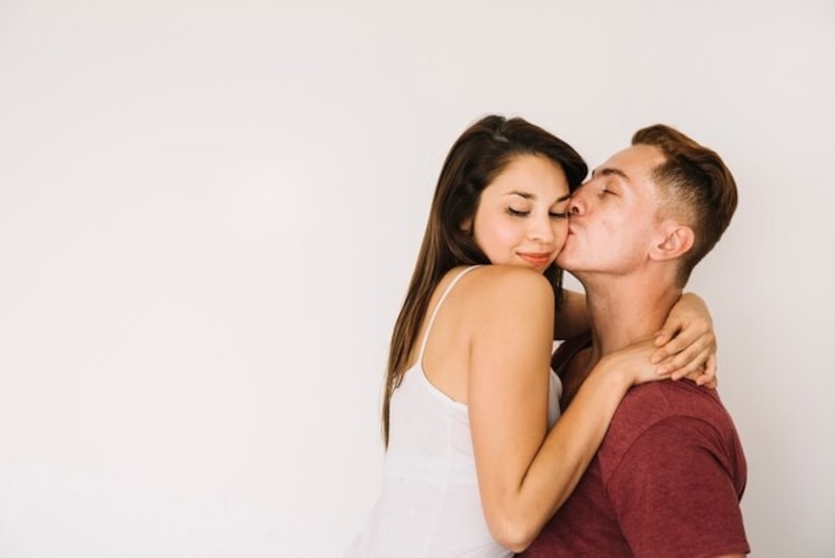 Sigue el ritual del Beso de Bruja