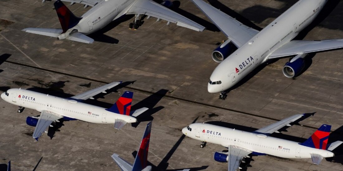 La firma reconoció un cargo por menor valor de su participación en Aeroméxico de 770 millones de dólares.