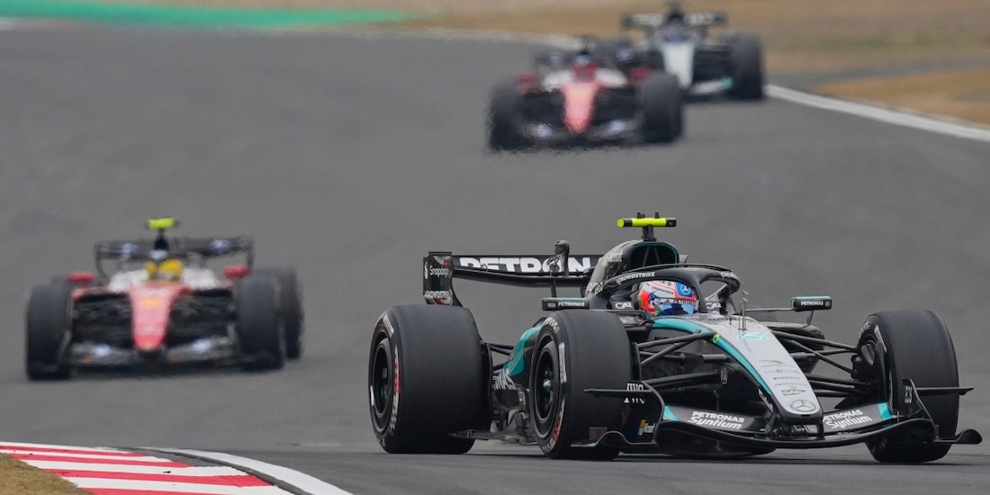 Andrea Kimi Antonelli liderando el GP de China 2026 de F1