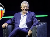 Javier Aguirre fue el entrenador elegido para salvar al Valencia del descenso.