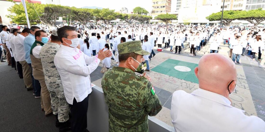 En esta con esta brigada integrada por más de 4 mil 100 trabajadoras y trabajadores de la salud,.