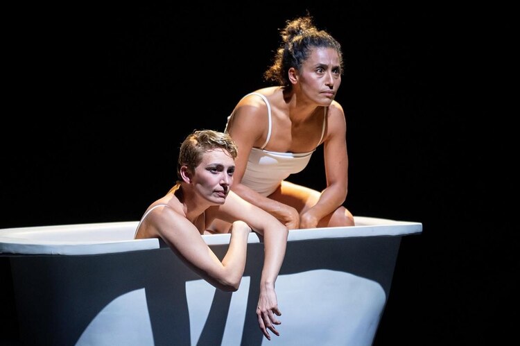 6. Las dos Cassandras. Teatro