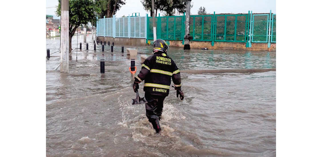 Tormenta eléctrica causa estragos