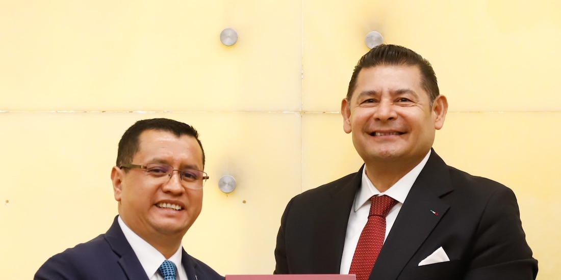 Alejandro Armenta entrega su Primer Informe de Gobierno al Congreso del Estado de Puebla.