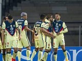 Jugadores del América celebran un gol en el Torneo Guard1anes 2021 de la Liga MX.