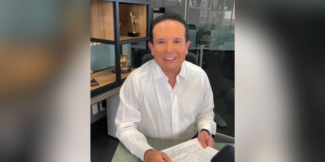 Internautas arremeten en contra de Gustavo Adolfo Infante por decir que comida peruana es "asquerosa".