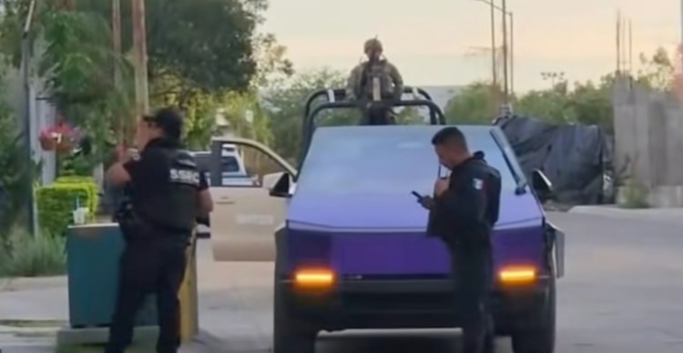 Agentes de la SSC en el lugar de los hechos