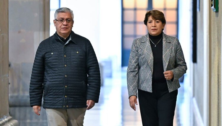 La gobernadora del Estado de México, Delfina Gómez, se reunió con el secretario de Seguridad del Estado de México, Cristóbal Castañeda.