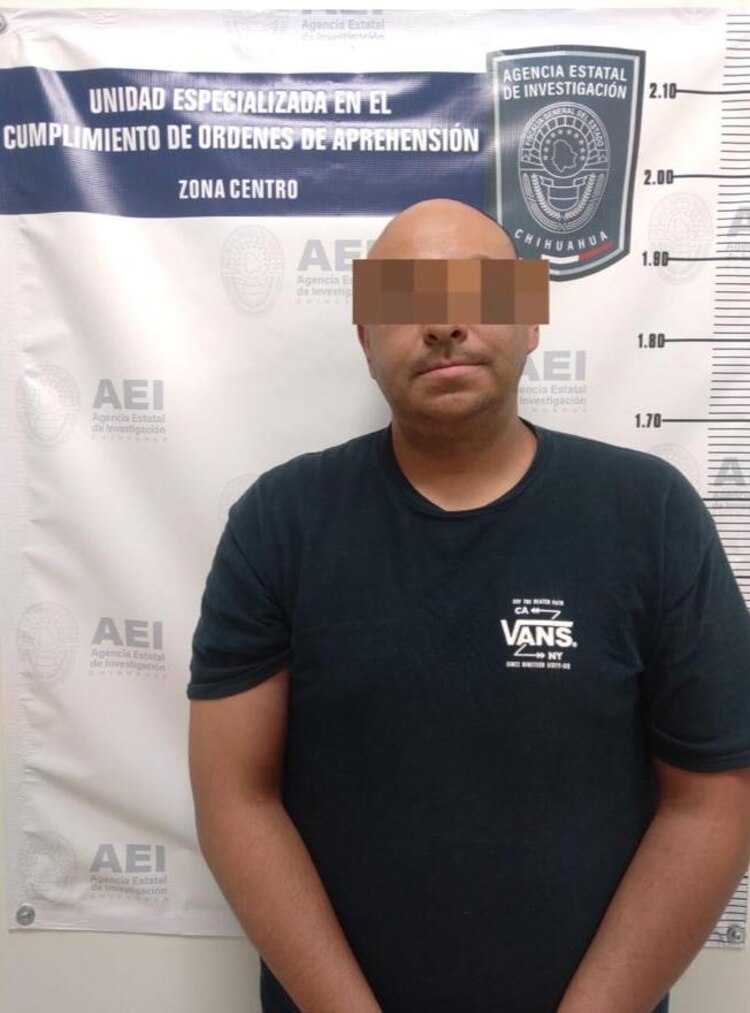 Policía vial detenido por abuso sexual.