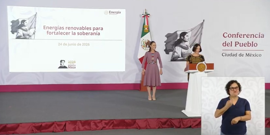 La Presidenta de México y la titular de Energía, este miércoles en Palacio Nacional.