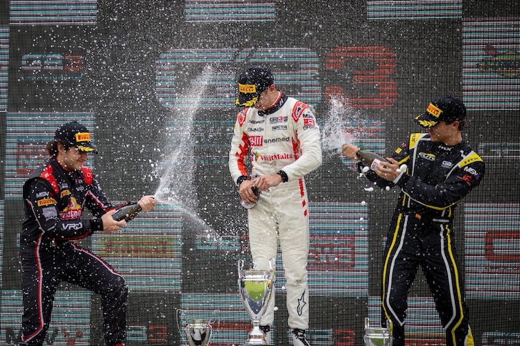 Rodrigo González termina segundo en el GB3 Championship en Silverstone.