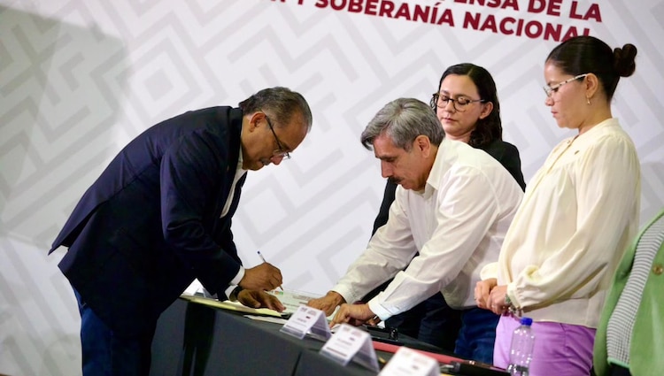 Mijes se registró este jueves en la Ciudad de México como aspirante a la Coordinación de la Defensa de la Transformación y Soberanía Nacional de Nuevo León.