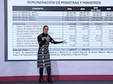 Claudia Sheinbaum comparó sueldos y beneficios de la actual SCJN frente a los de la anterior conformación.