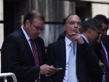 Luis Serna, al centro con un cigarro, fue secretario particular del Jefe de Gobierno, Miguel Ángel Mancera, entre 2013 y 2018.