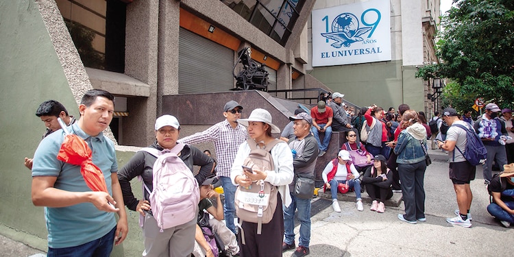 La Coordinadora se manifestó frente a las instalaciones de El Universal.