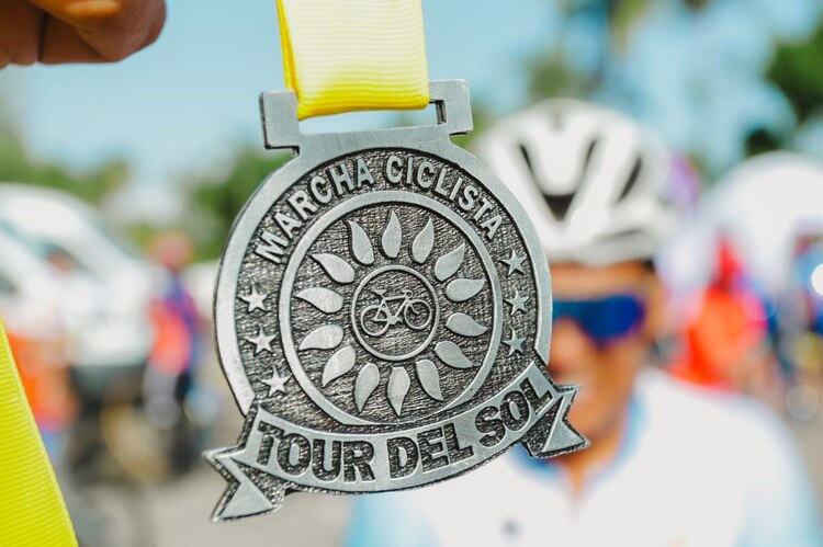 Tour del Sol atravesó el puerto de Acapulco.