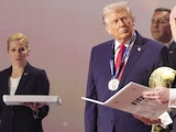 El presidente Trump recibió ayer el premio de la paz de la FIFA por parte del presidente del organismo, Gianni Infantino.