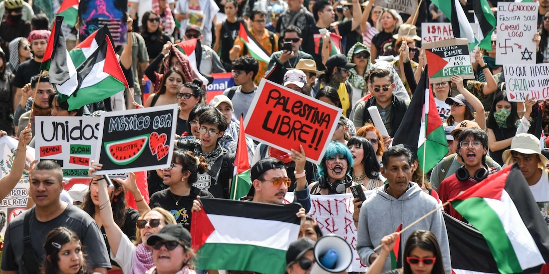 Manifestantes a favor de la causa palestina, en CDMX.