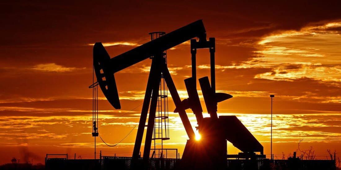 Los precios del crudo han cotizado en un estrecho rango desde mediados de junio