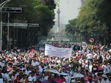 CIUDAD DE MÉXICO, 13NOVIEMBRE2022.- Miles de personas marcharon del Ángel de la Independencia rumbo al Monumento a la Revolución para manifestarse en contra de la Reforma Electoral. FOTO: DANIEL AUGUSTO /CUARTOSCURO.COM