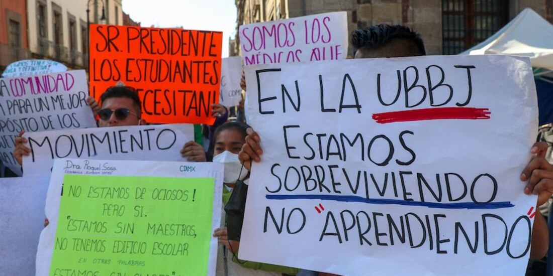 Estudiantes exigieron más profesores y aulas dignas, ayer.