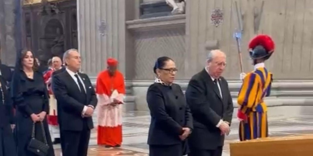 Rosa Icela Rodríguez acudió al Vaticano en representación de México.