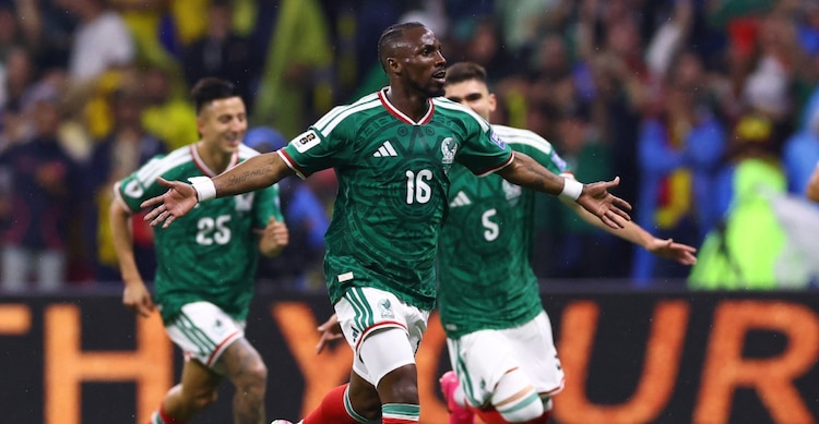 Julián Quiñones celebra su gol en el México vs Ecuador, de los 16vos de final de la Copa del Mundo 2026