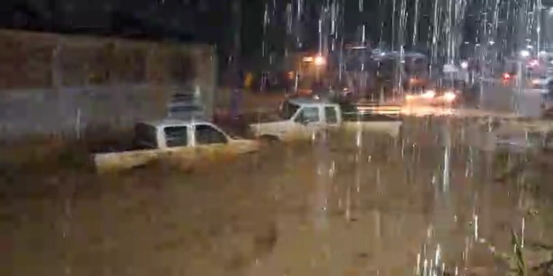 Fuertes lluvias en Tlapa, Guerrero, dejan severas afectaciones.