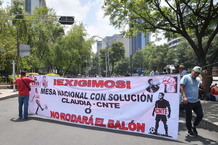 Integrantes de la de la Coordinadora Nacional de Trabajadores de la Educación (CNTE)