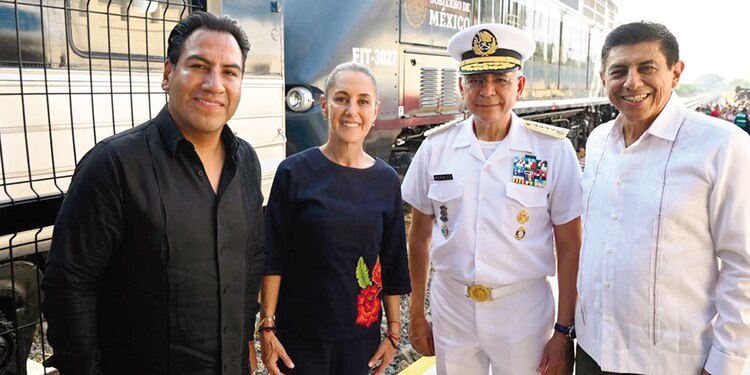 La mandataria, ayer en la apertura del tramo 1 de la línea K del tren Interoceánico.