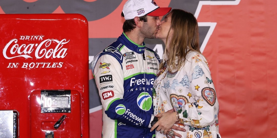 Daniel Suárez presumió las primeras fotos de Otto, su primer bebé con su esposa Julia Piquet.