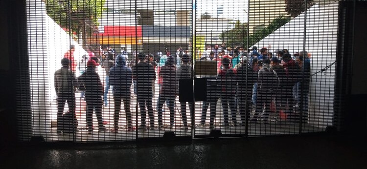 Impidieron la salida de personal en el Palacio de Gobierno.