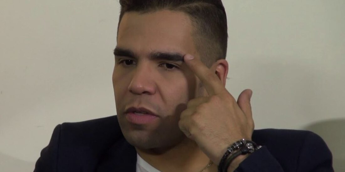 Captaron a Emir Pabón golpeando a empleado de cafetería en CDMX