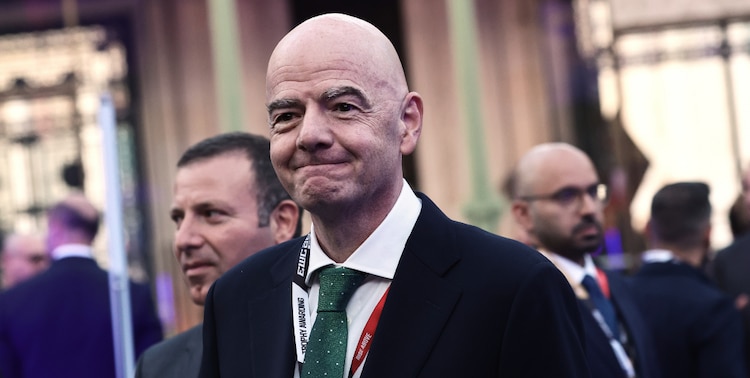 Gianni Infantino durante la clausura del Mundial de Esports en el Grand Palais de París.