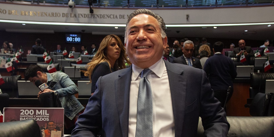 El senador Enrique Inzunza durante sesión en la Cámara de Senadores