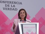 La candidata de PRI, PAN y PRD, Xóchitl Gálvez, ayer, en conferencia de prensa.