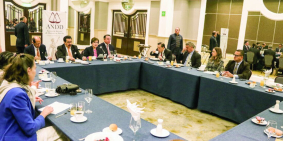 Integrantes del observatorio Electoral, en sesión y conferencia de prensa, el pasado lunes 24 de marzo.