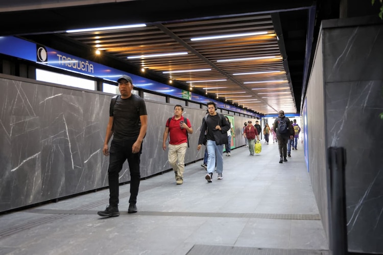 La jefa de Gobierno, Clara Brugada, encabezó la entrega de las obras de modernización en la estación Tasqueña de la Línea 2 del Metro.