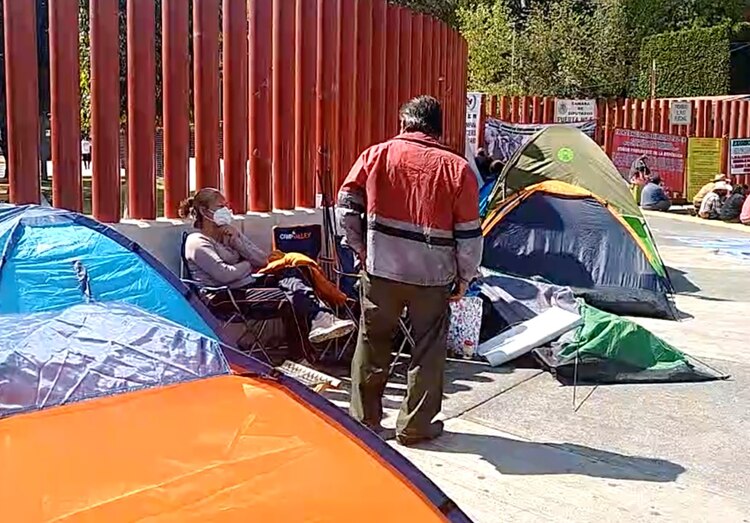 Grupo de campesinos se manifiesta en San Lázaro