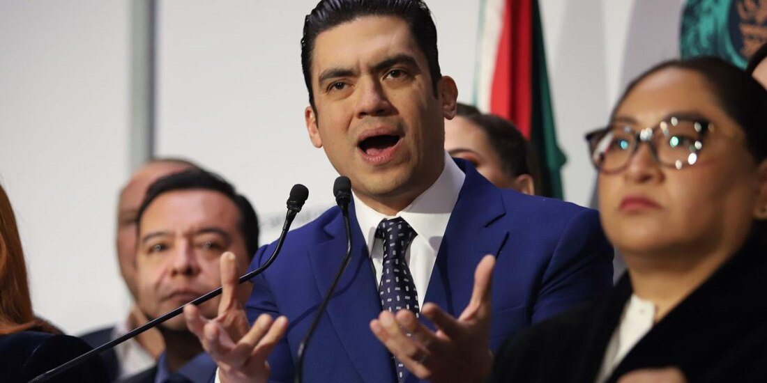 El líder nacional del PAN, Jorge Romero