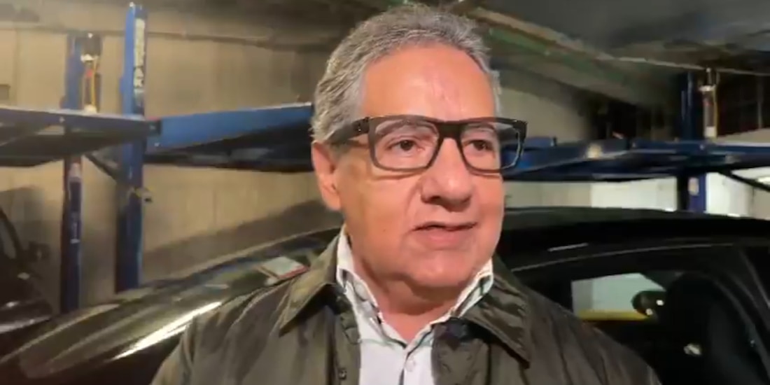 Higinio Martínez, entrevistado por los medios de comunicación a su llegada a la plenaria de senadores de Morena.