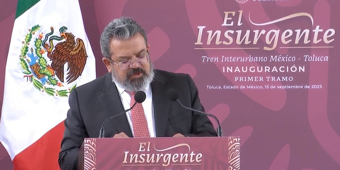 Jorge Nuño, titular de la SICT, durante inauguración del primer tramo del Tren Interurbano.