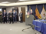 El fiscal federal de Arizona, Timothy Courchaine, ayer, en rueda de prensa.