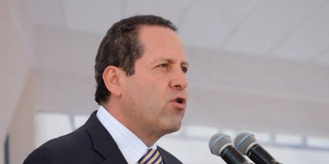 Eruviel Ávila, senador del PRI.