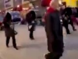 Conductor atropella a varias personas durante desfile navideño en Wisconsin (VIDEO)