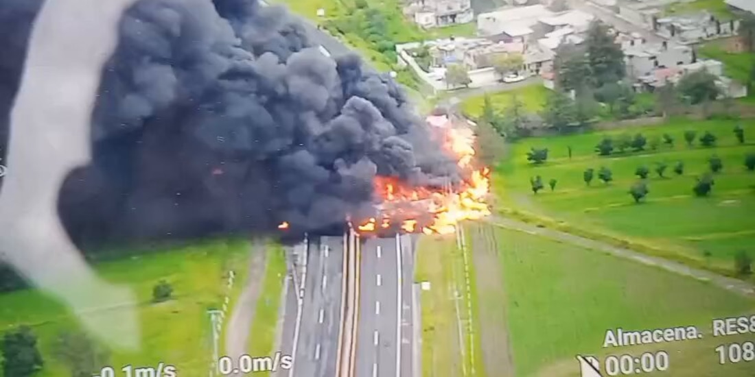 Explosión e incendio en carretera Apizaco-Calpulalpan, en Tlaxcala.